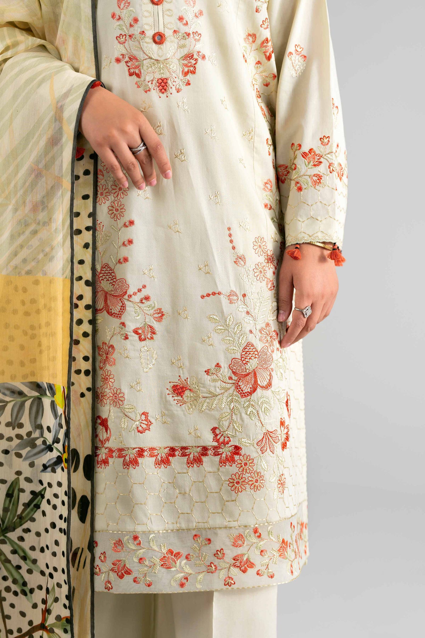 2 Piece Blemded Khaddar Suit