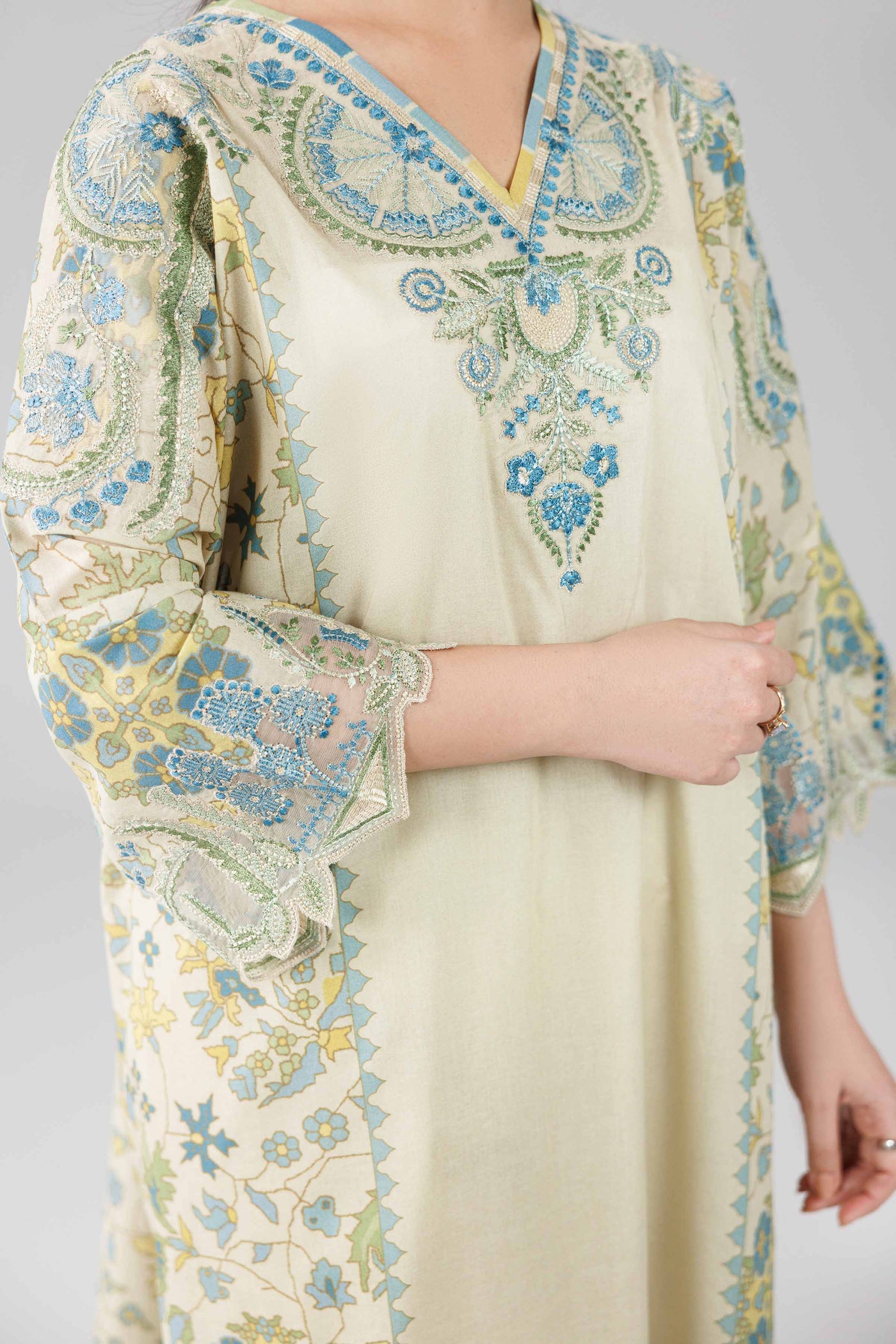 3 Piece Unstitched Embroidered Organza Suit