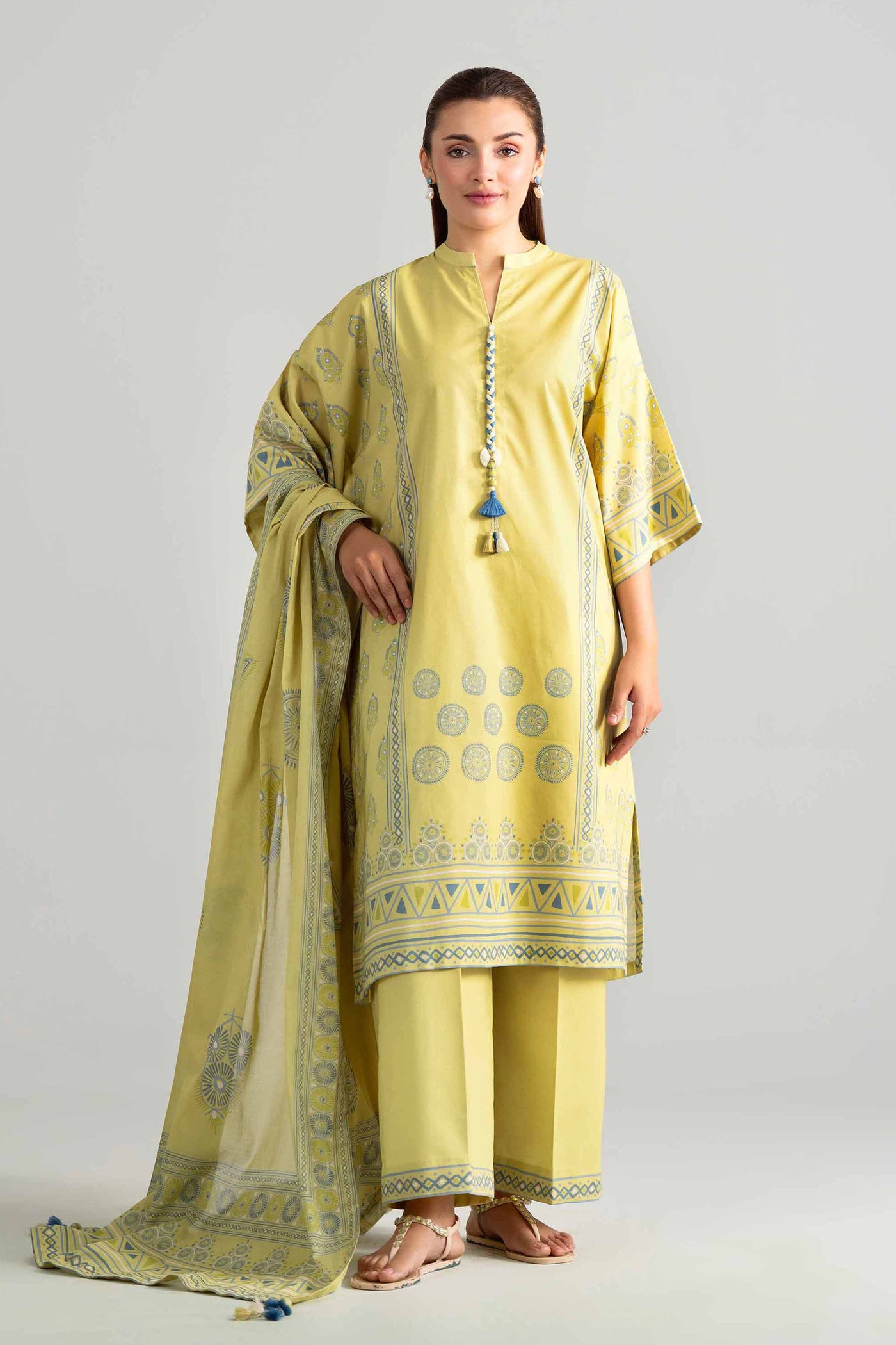 3 Piece Unstitched Embroidered Velvet Suit