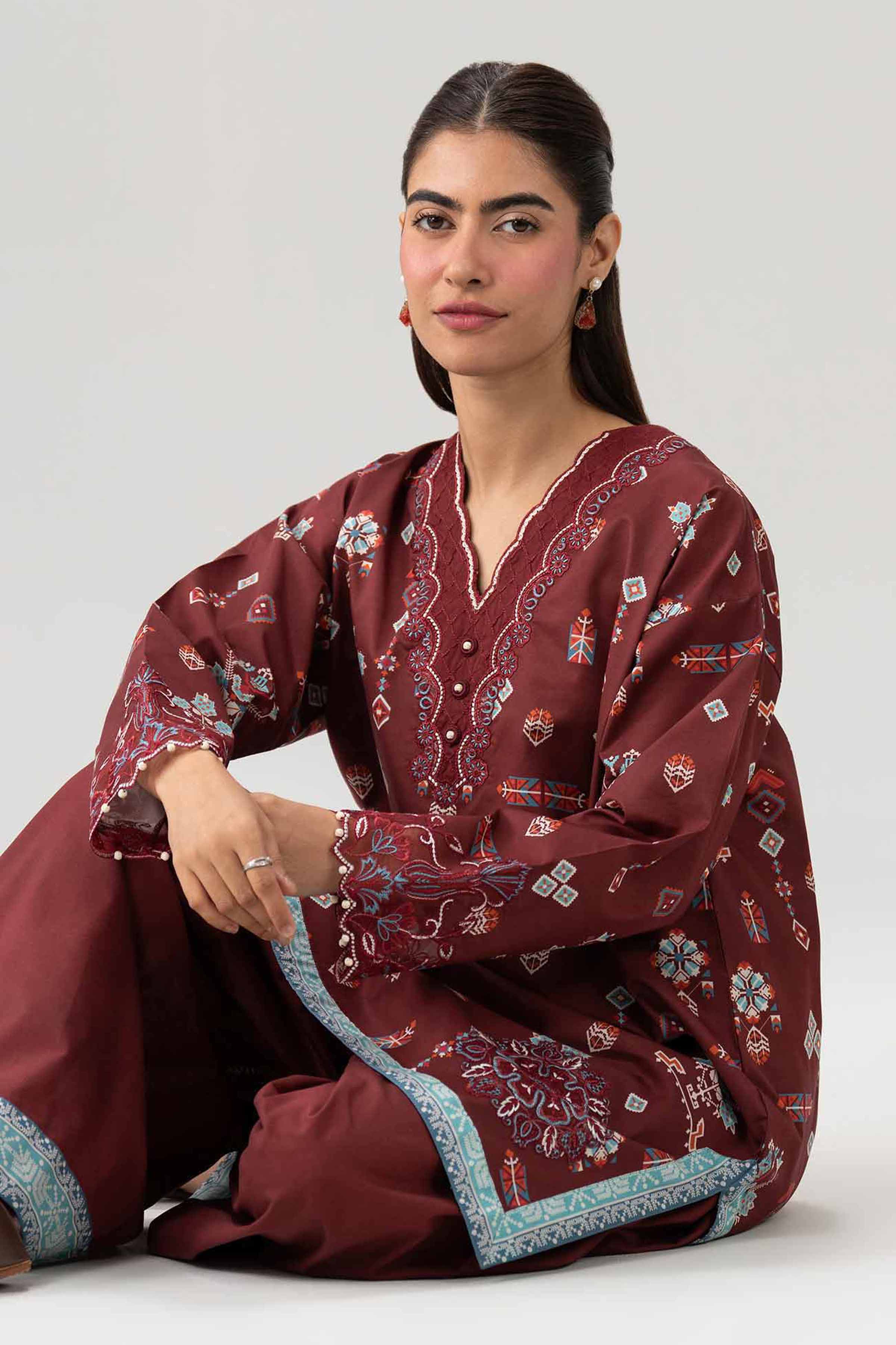 2 Piece - Printed Embroidered Suit - 42602054