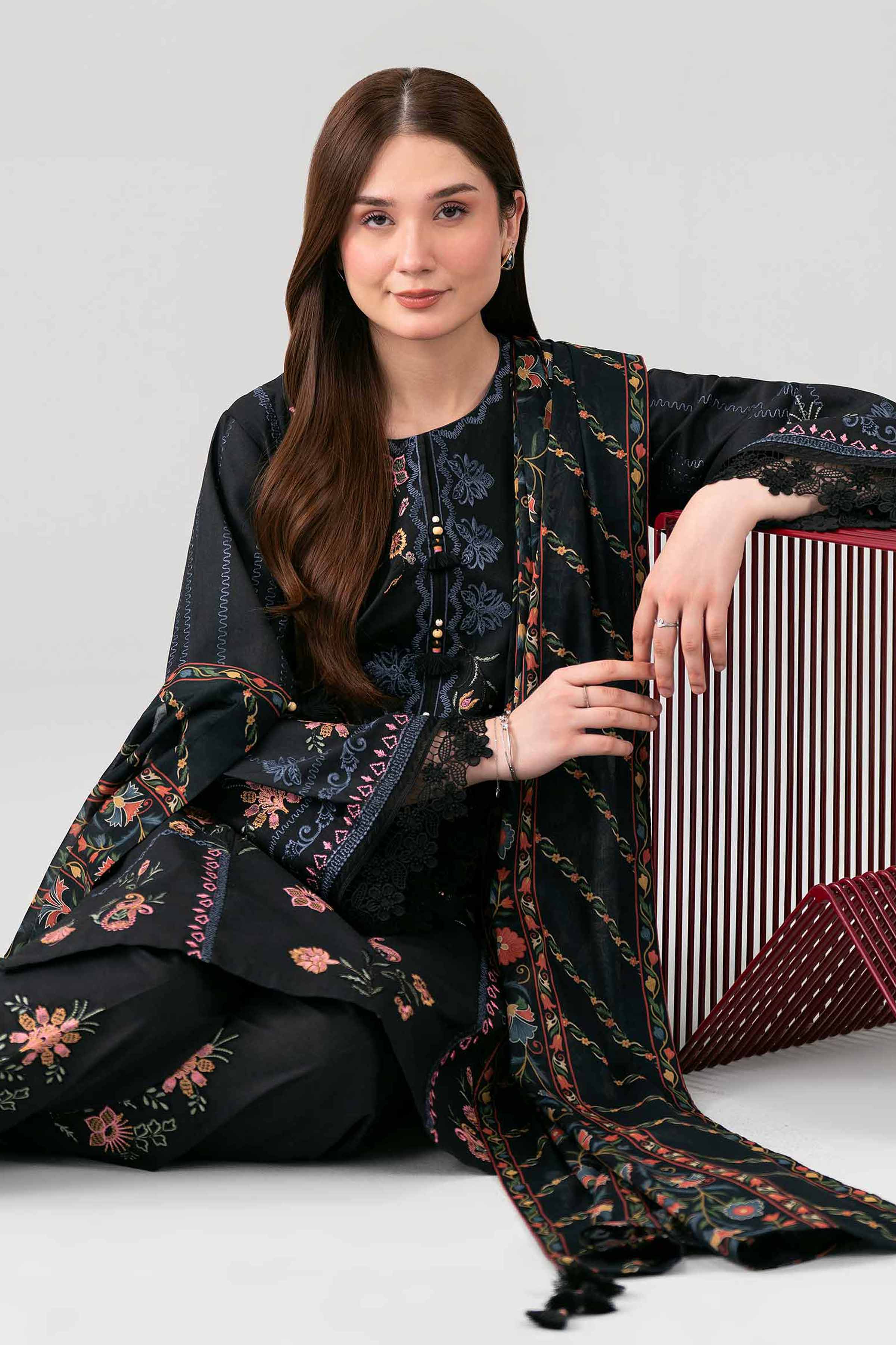 3 Piece - Printed Embroidered Suit - 42602152