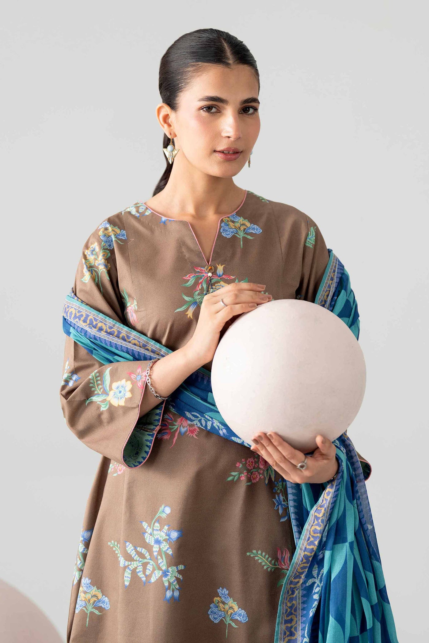 https://cdn.shopify.com/s/files/1/0534/2065/4791/files/42602589-_8.jpg?v=1779171028