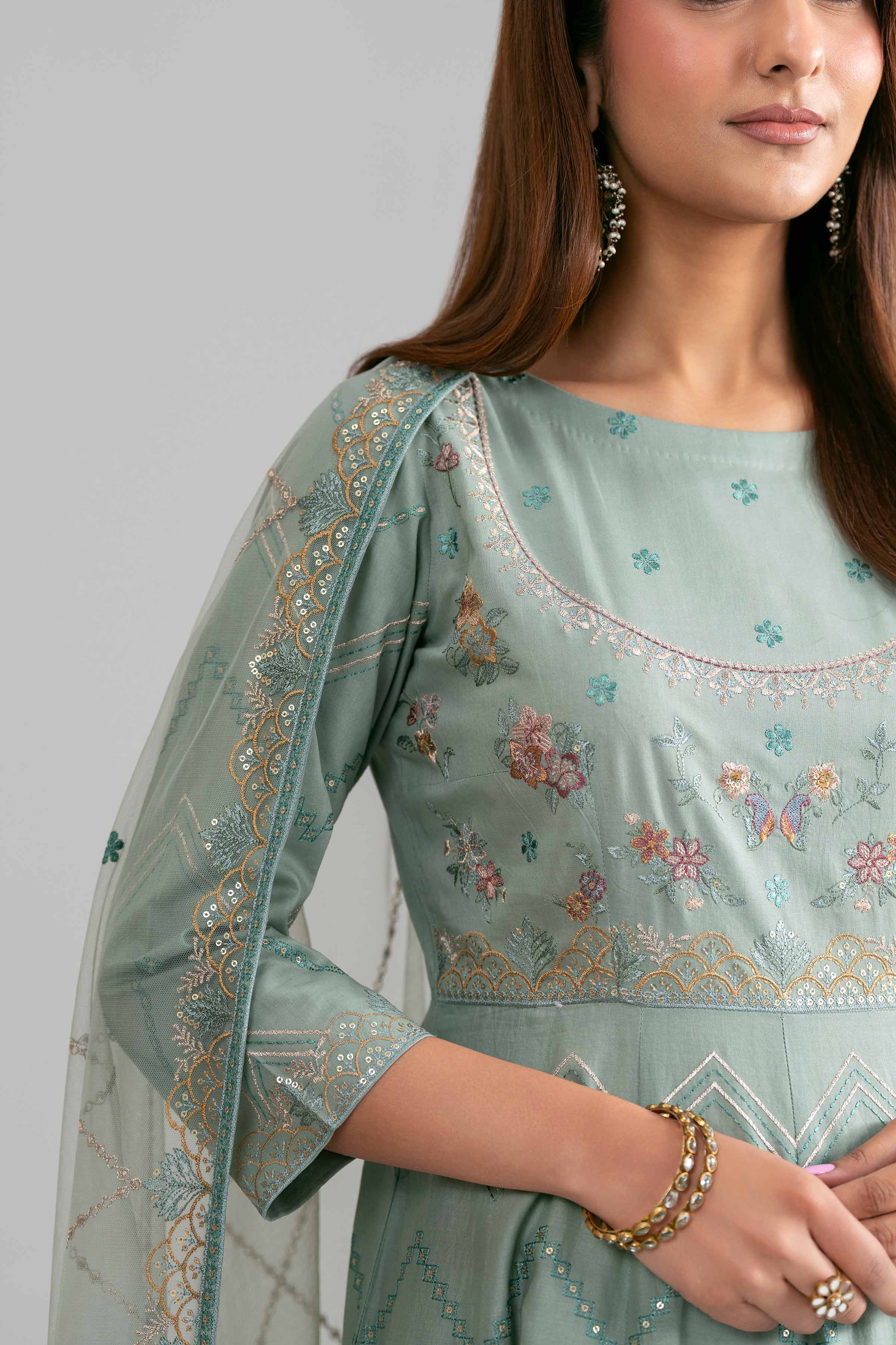 2 Piece - Embroidered Suit - 42619954