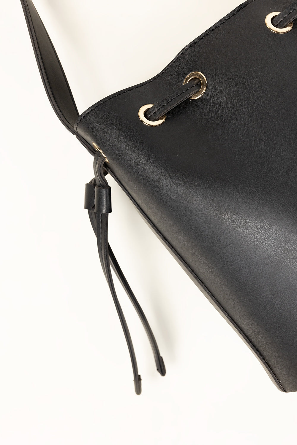 Black Bucket Bag Iww-Bkb24-017