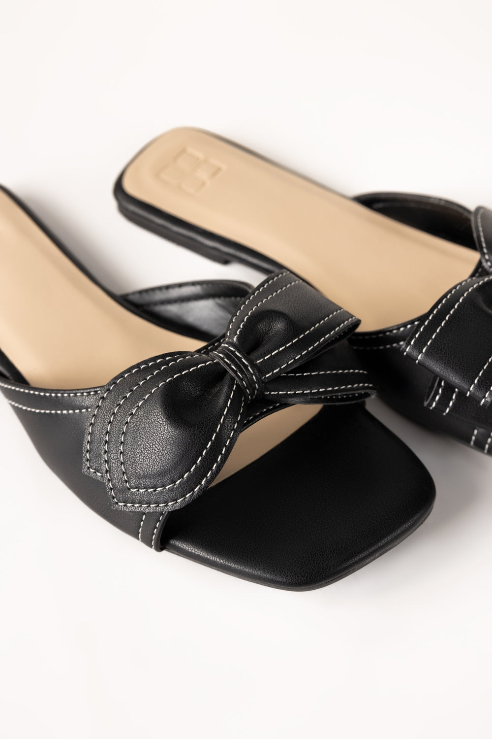 Women Black Slipper