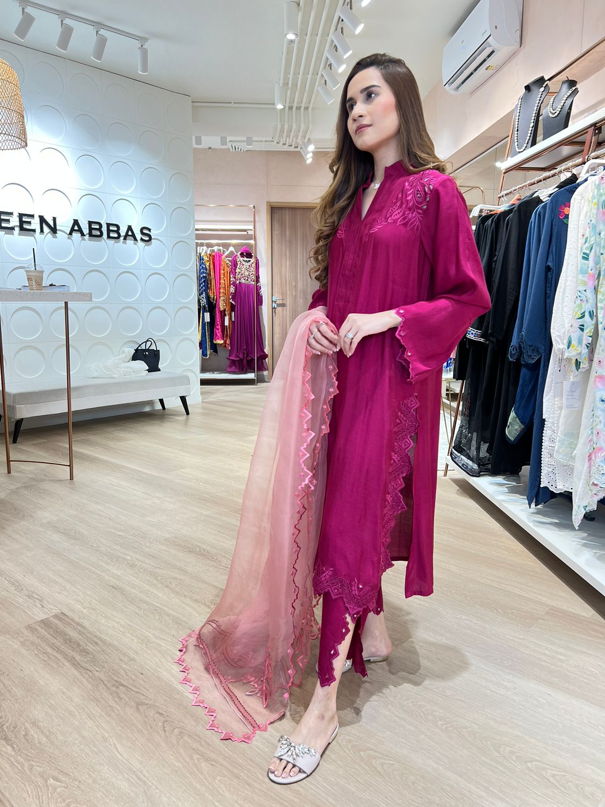 https://cdn.shopify.com/s/files/1/0654/4313/5706/files/42e7c307-c55a-4423-b185-e566c305eb5f.jpg?v=1698941315