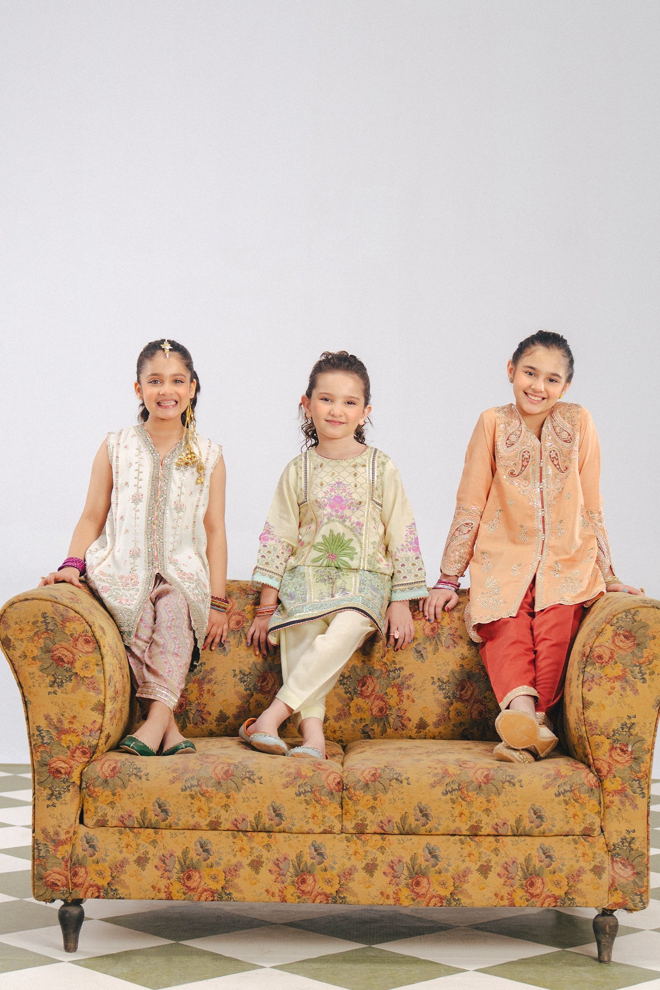 EMBROIDERED SUIT (E0918/404/215 E0918/304/215)