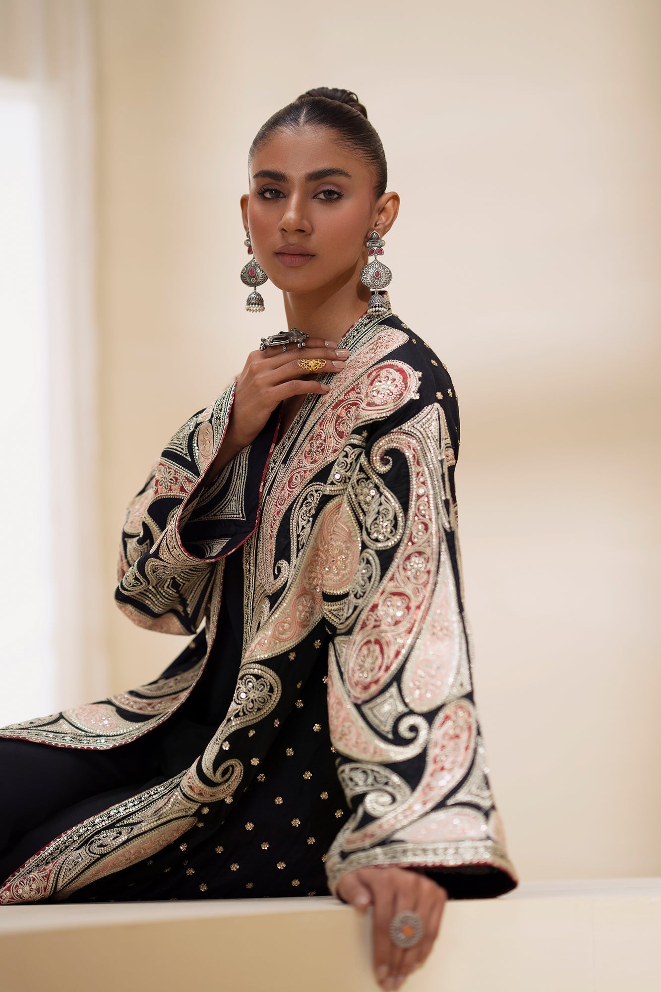 EMBROIDERED SUIT (E0937/104/902)