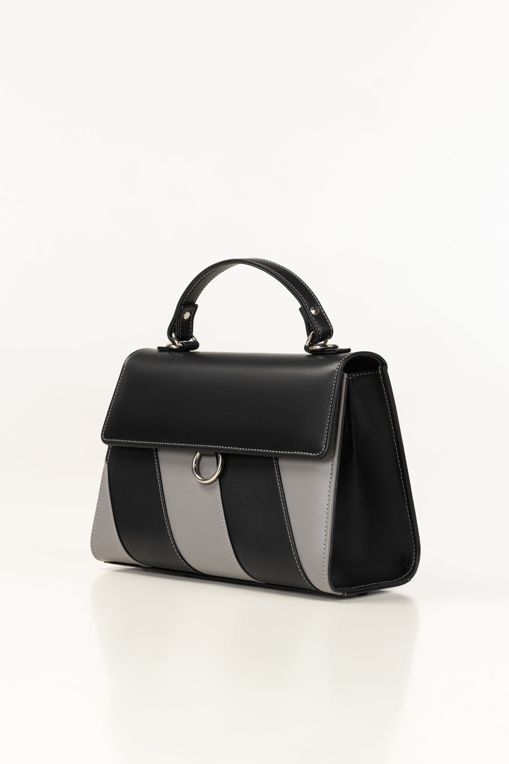 https://cdn.shopify.com/s/files/1/0706/3253/8159/files/452047-black-totebag-side-ideas.jpg?v=1766558593