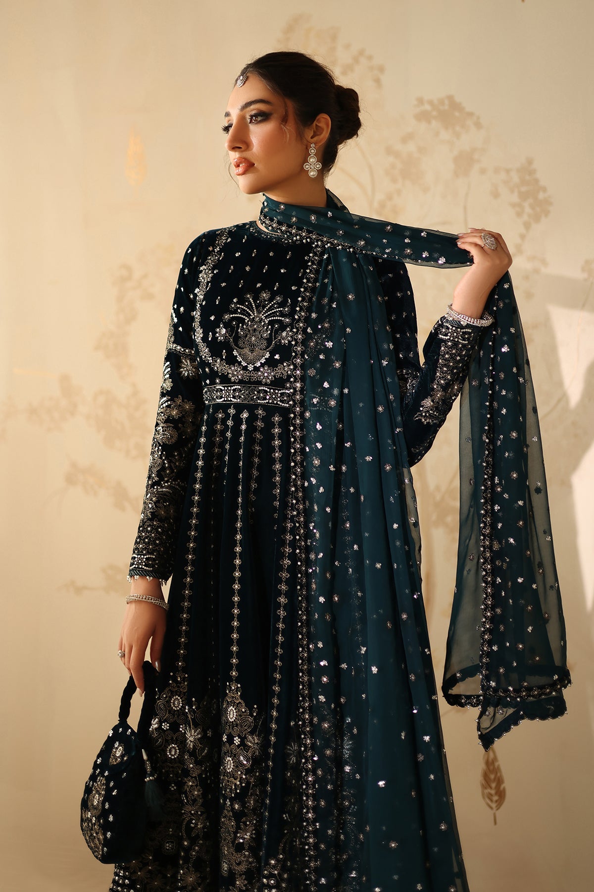 EMBROIDERED VELVET UF-4318