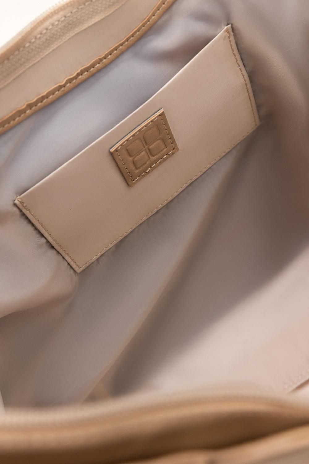 https://cdn.shopify.com/s/files/1/0706/3253/8159/files/471231-beige-totebag-top2-ideas.jpg?v=1778142191