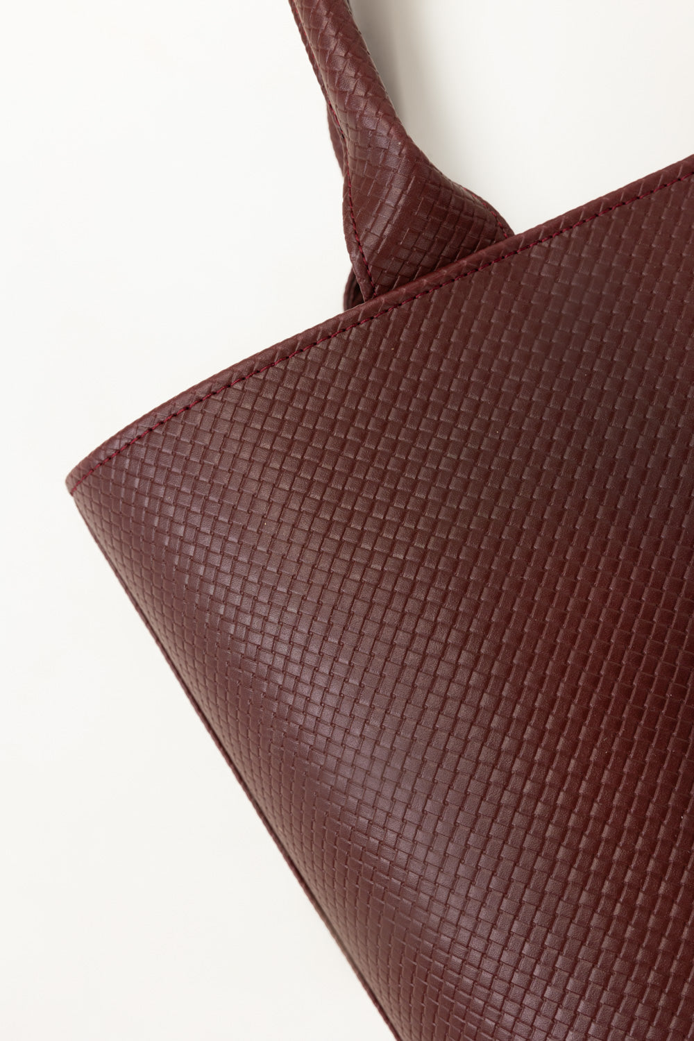 https://cdn.shopify.com/s/files/1/0706/3253/8159/files/471232-maroon-totebag-closeup-ideas.jpg?v=1778142230