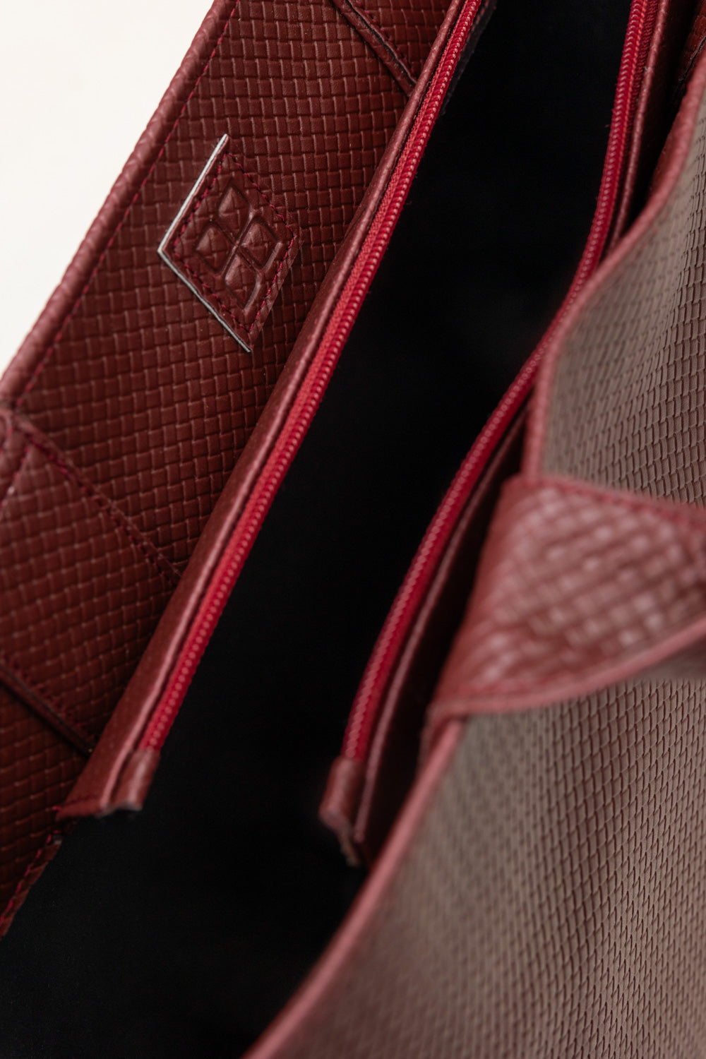 https://cdn.shopify.com/s/files/1/0706/3253/8159/files/471232-maroon-totebag-top2-ideas.jpg?v=1778142230