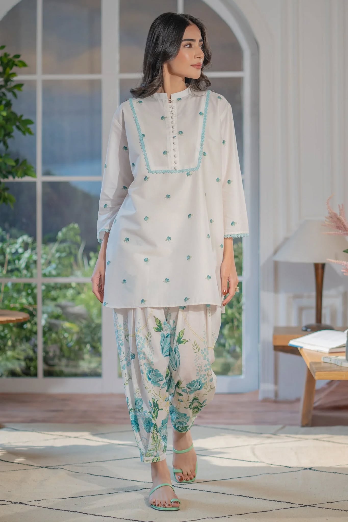 Vice Versa 2 piece E06543-XSM-WHT (RTS)