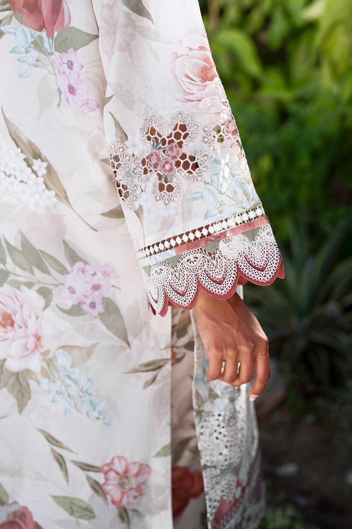 EMBROIDERED PRINTED LAWN SF-4070