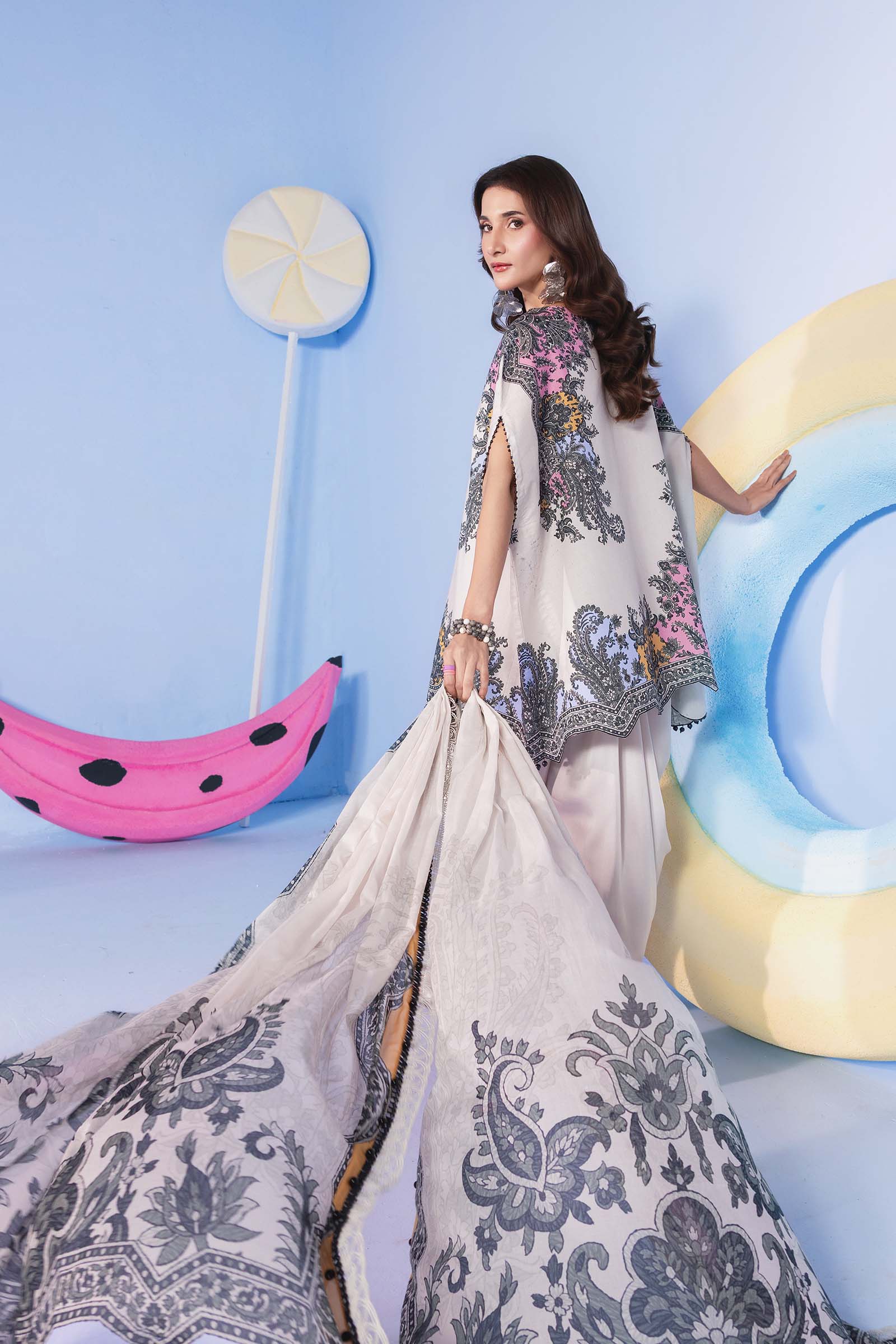 3 Pc Unstitched Embroidered Lawn Suit