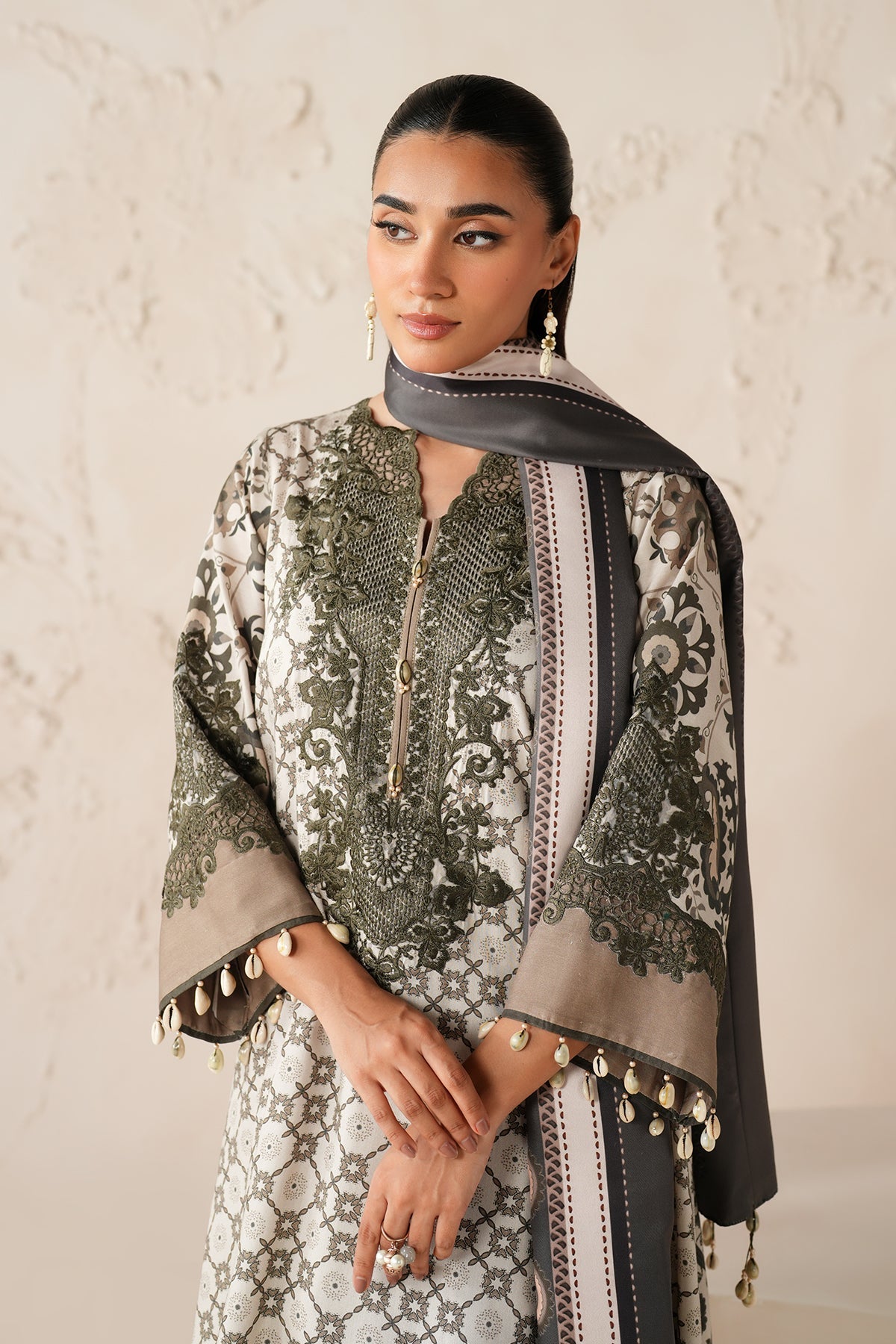 EMBROIDERED PRINTED VISCOSE UF-4302