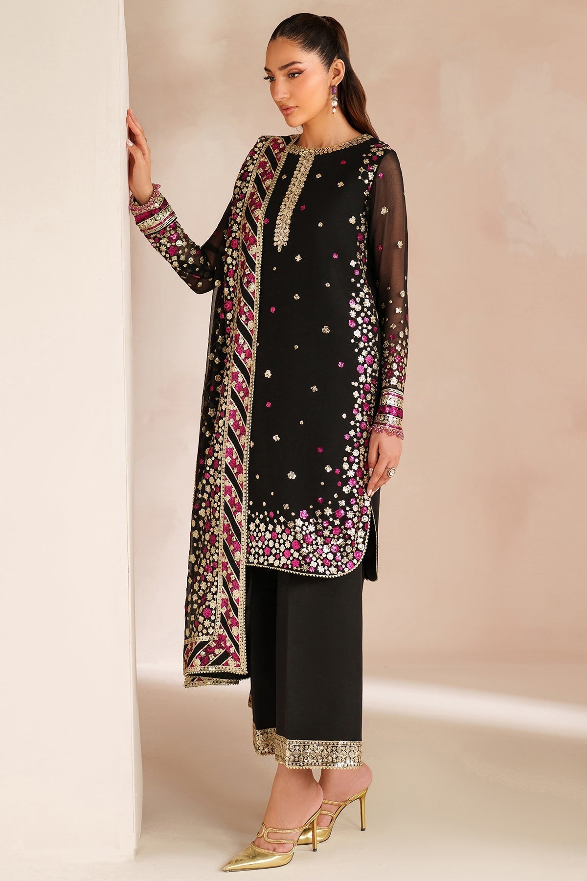 Farasha – Black Cascade Style