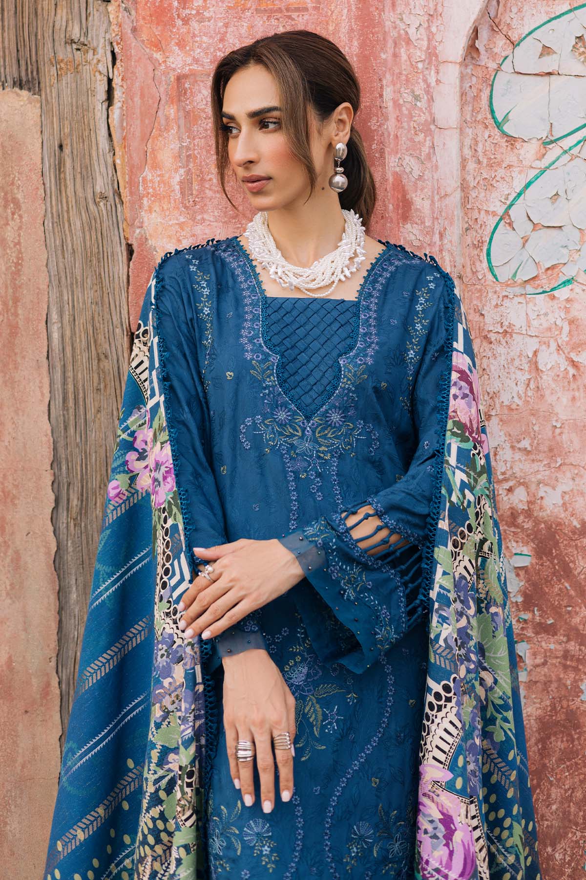 https://cdn.shopify.com/s/files/1/0551/9487/8152/files/4_4d8c3b88-4643-41c7-9429-0acc36140f68.jpg?v=1758607617
