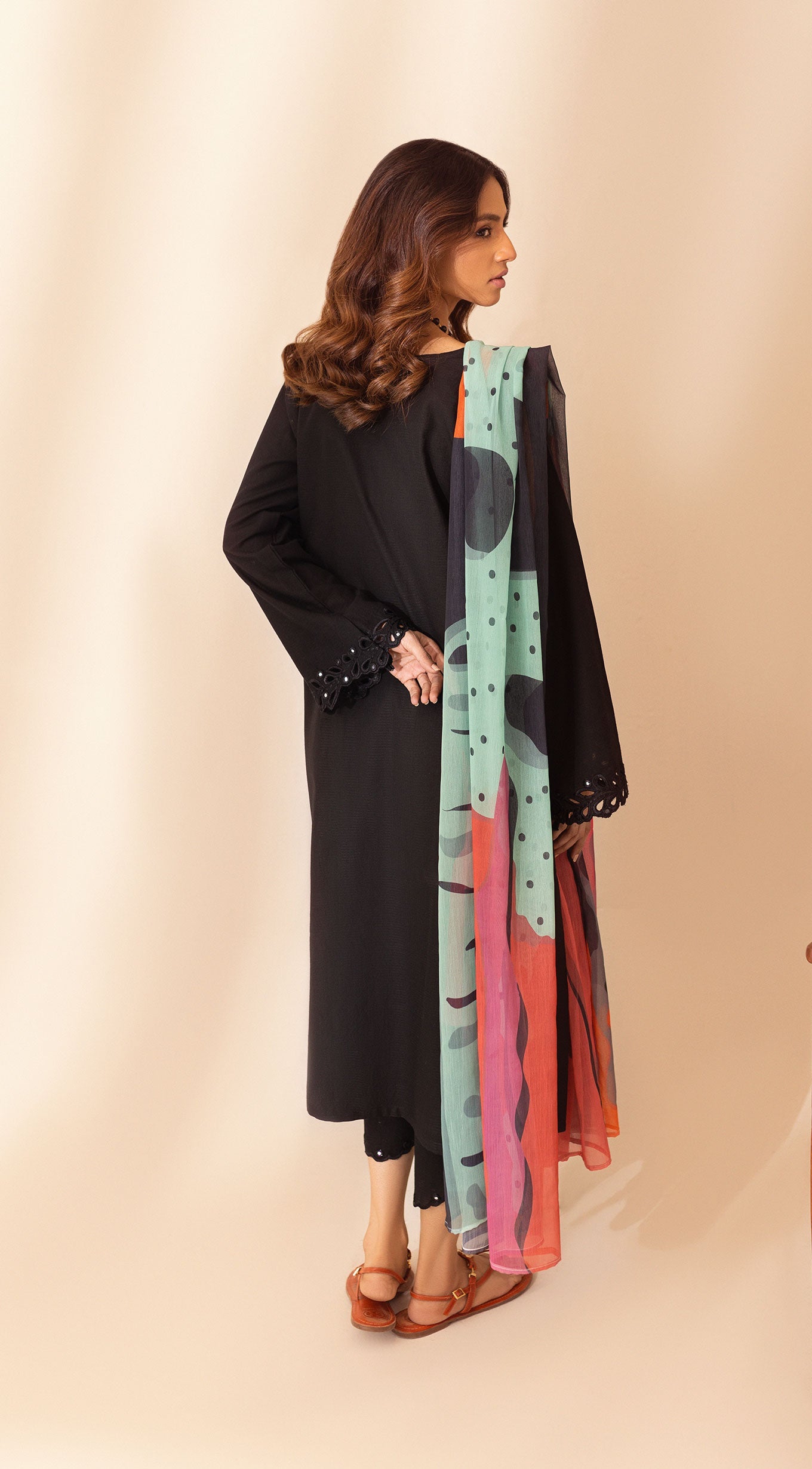 https://cdn.shopify.com/s/files/1/0654/4313/5706/products/4_3.jpg?v=1675754448
