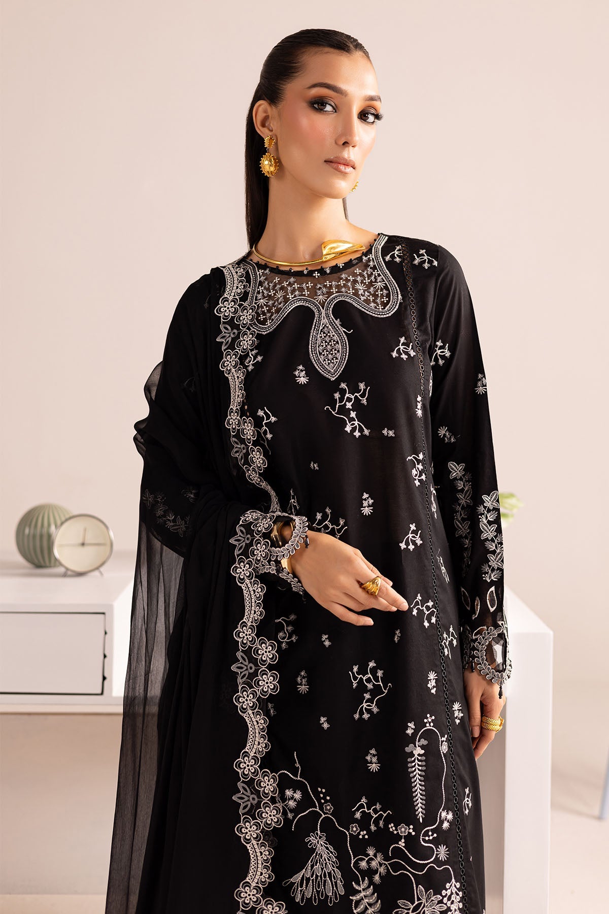 https://cdn.shopify.com/s/files/1/0551/9487/8152/files/4_8d6ad6b5-34bd-42b5-9e89-130088f7a2b2.jpg?v=1751313259