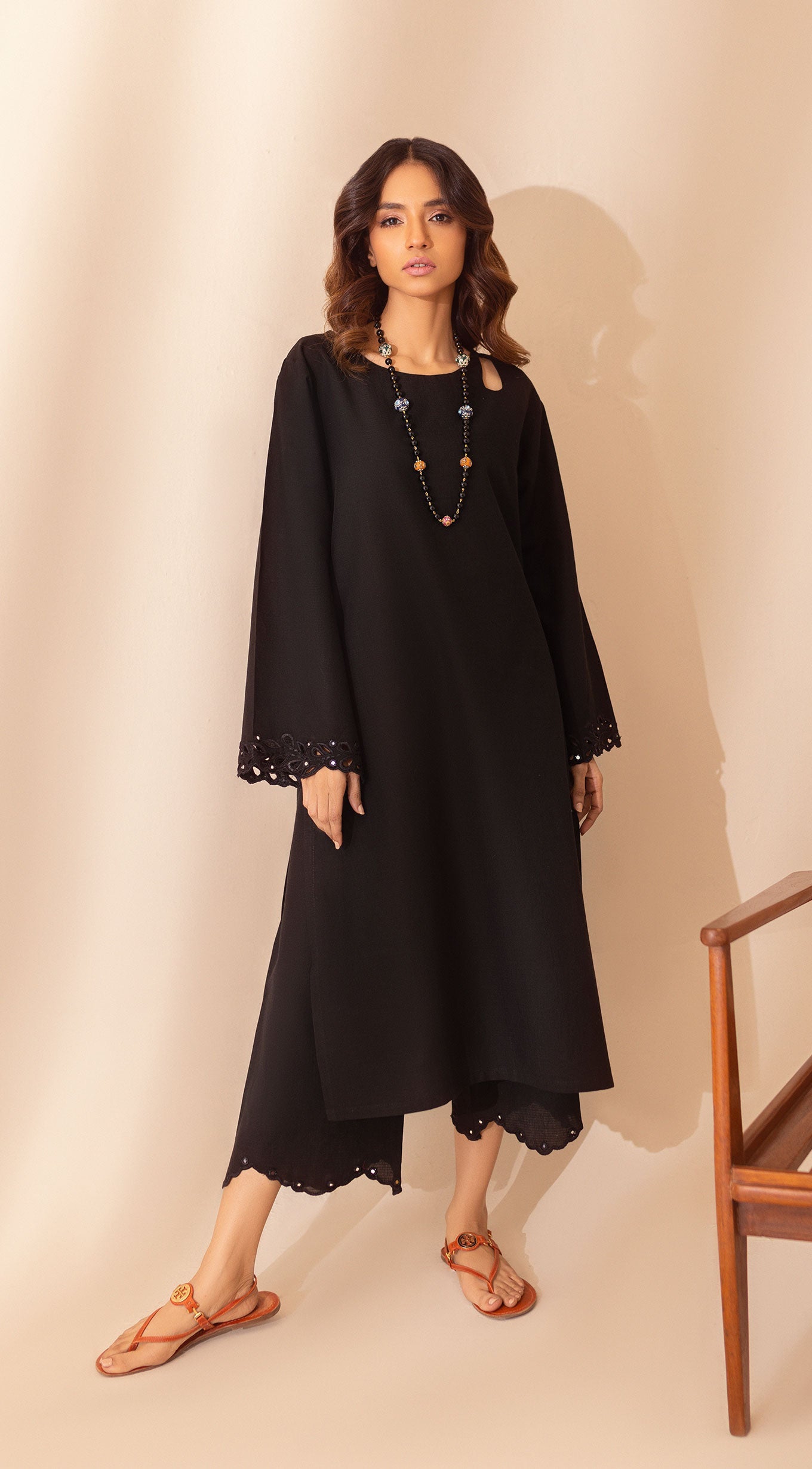 https://cdn.shopify.com/s/files/1/0654/4313/5706/products/4_4.jpg?v=1675754448