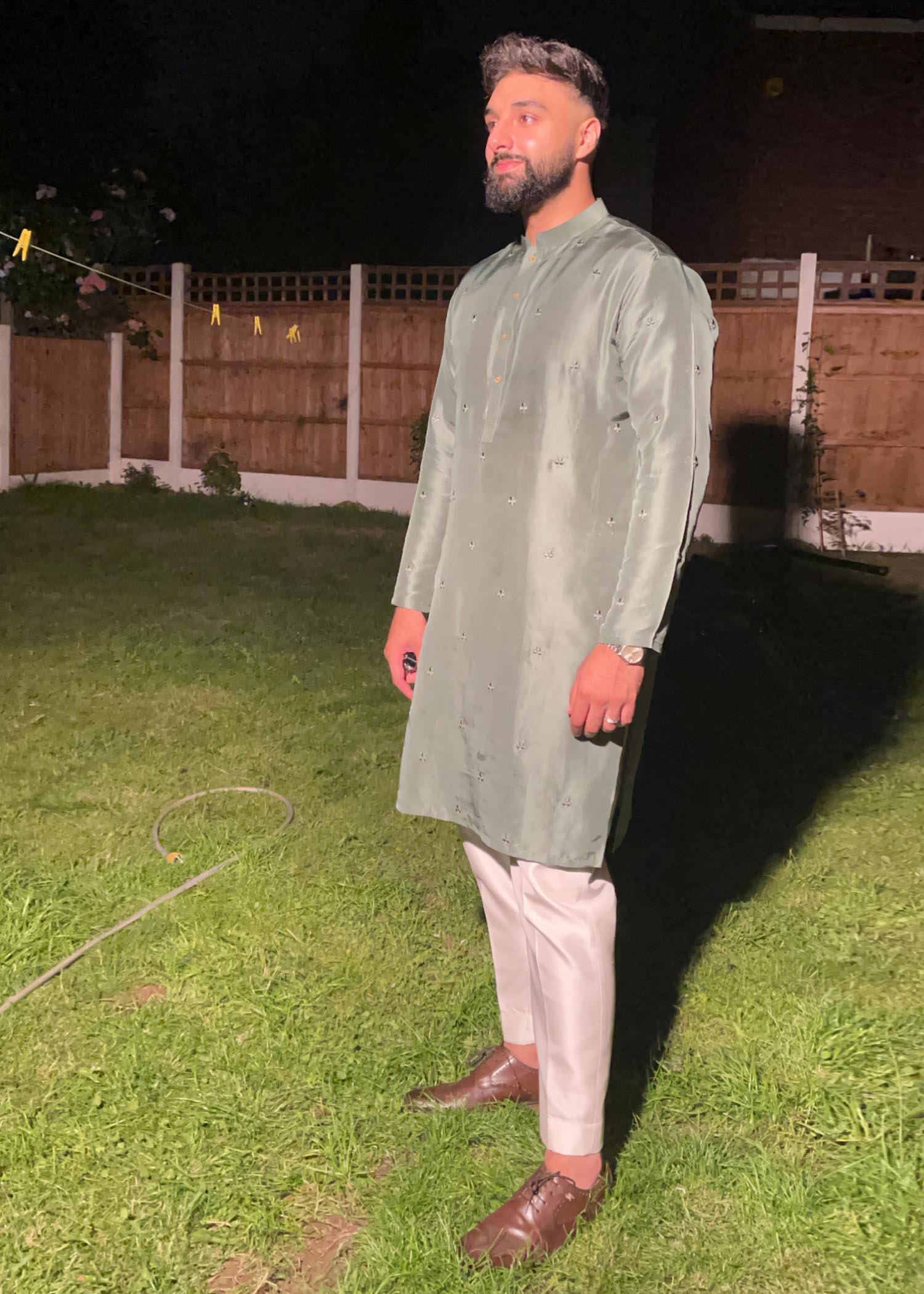 sadaf-fawad-khan-pool-38968628