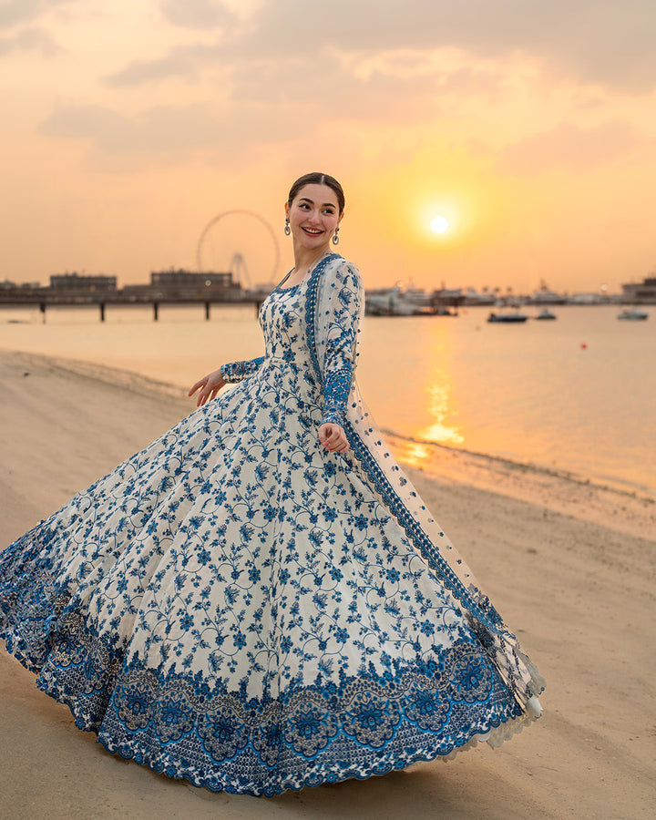 Faiza Saqlain – Jehona Style (Blue & White)