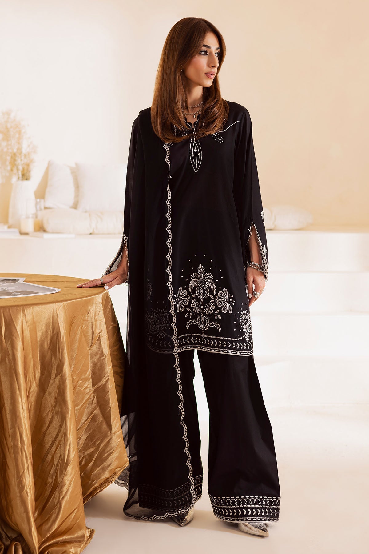 https://cdn.shopify.com/s/files/1/0551/9487/8152/files/4_76c49ddd-52f3-425f-ab91-df60ee814862.jpg?v=1752050039