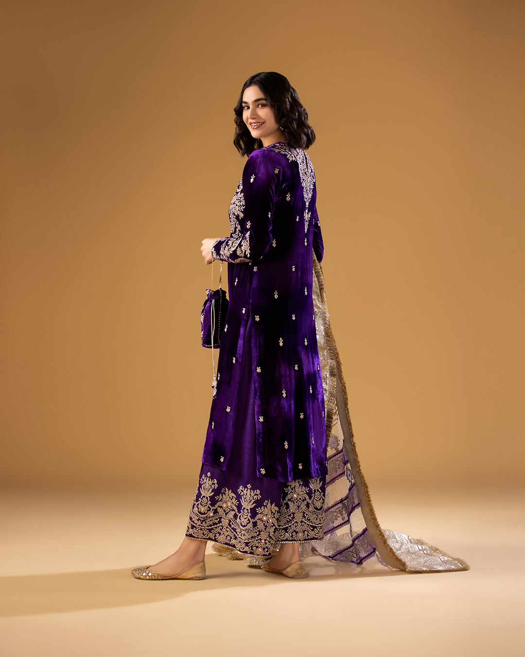 https://cdn.shopify.com/s/files/1/0262/2531/1795/products/4_9c3d253c-68d2-49f3-9cea-2ce7b7a67c38.jpg?v=1680498058