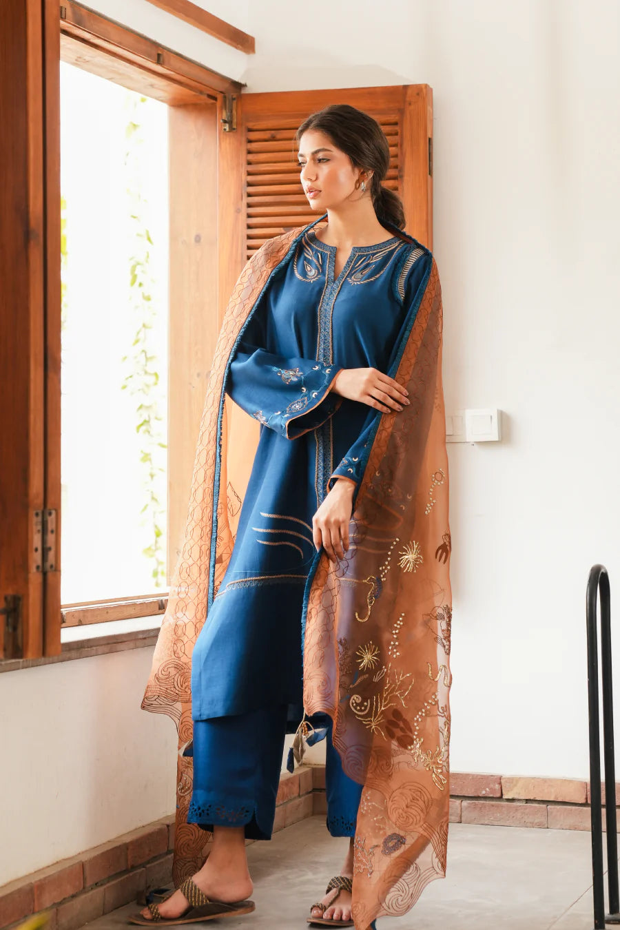 https://cdn.shopify.com/s/files/1/0593/6516/3148/files/4_b9389094-39d3-48c0-af74-ec47a05d92f5.webp?v=1740417440