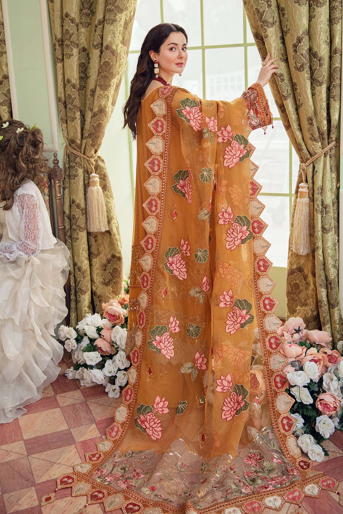 https://cdn.shopify.com/s/files/1/0551/9487/8152/products/4_f906c5a7-97be-4735-8ad5-ad6431d2aa70.jpg?v=1643177334