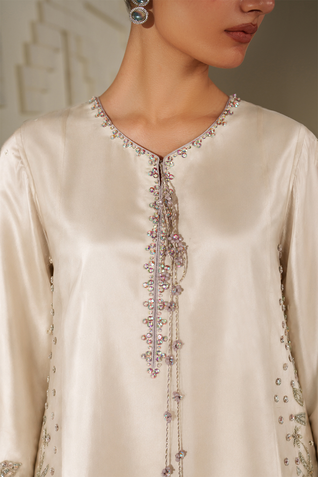 UE-620 Embroidered Ramen Silk
