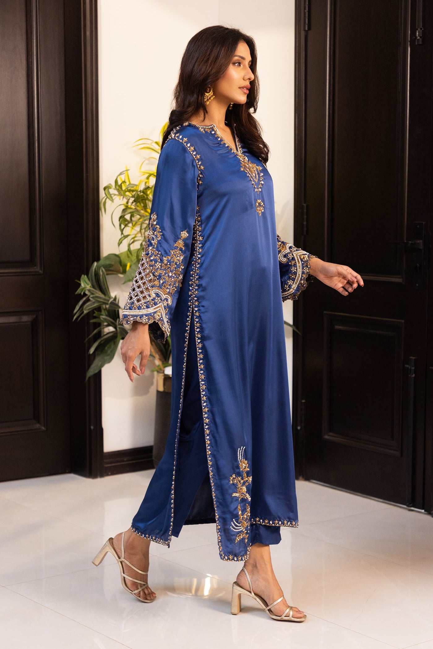https://cdn.shopify.com/s/files/1/0790/0672/8441/files/5---ZAYRA-AZURE-4.jpg?v=1774393255