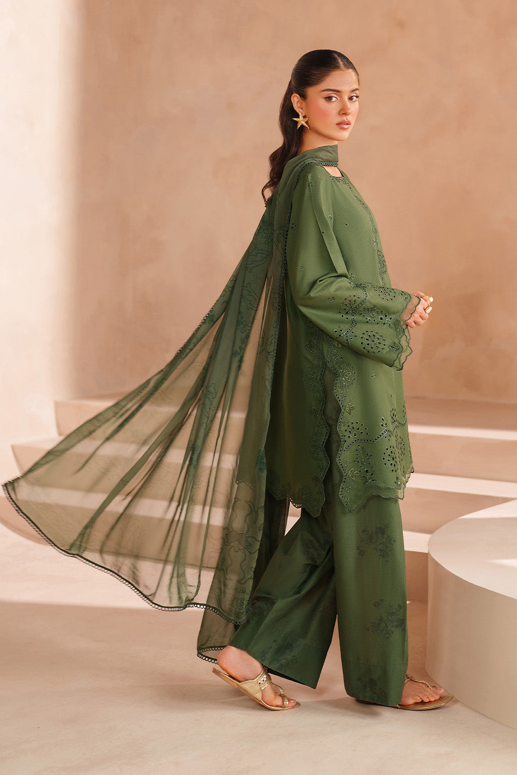 UE-603 Embroidered Lawn