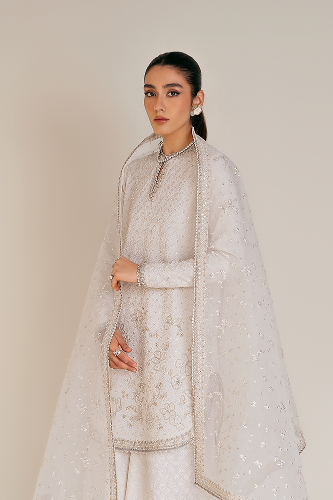 https://cdn.shopify.com/s/files/1/1146/5868/files/52_Eluna.png?v=1746195502