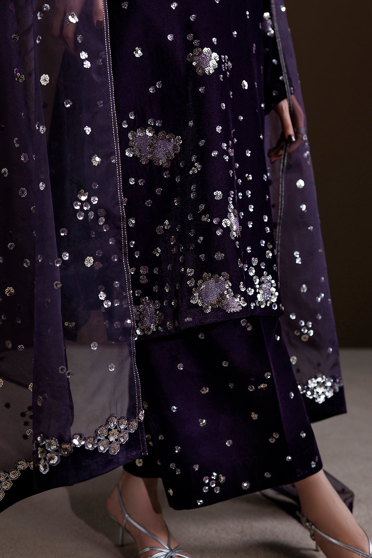 EMBROIDERED VELVET SF-4549