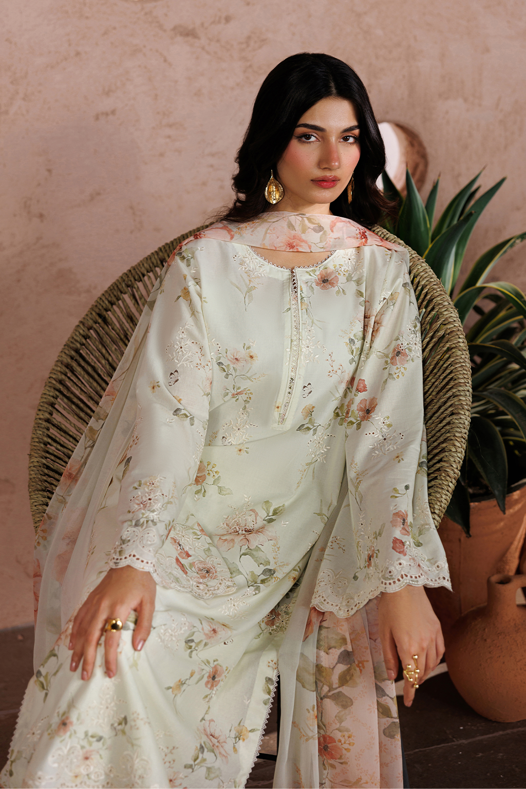 UE-708 Embroidered Lawn