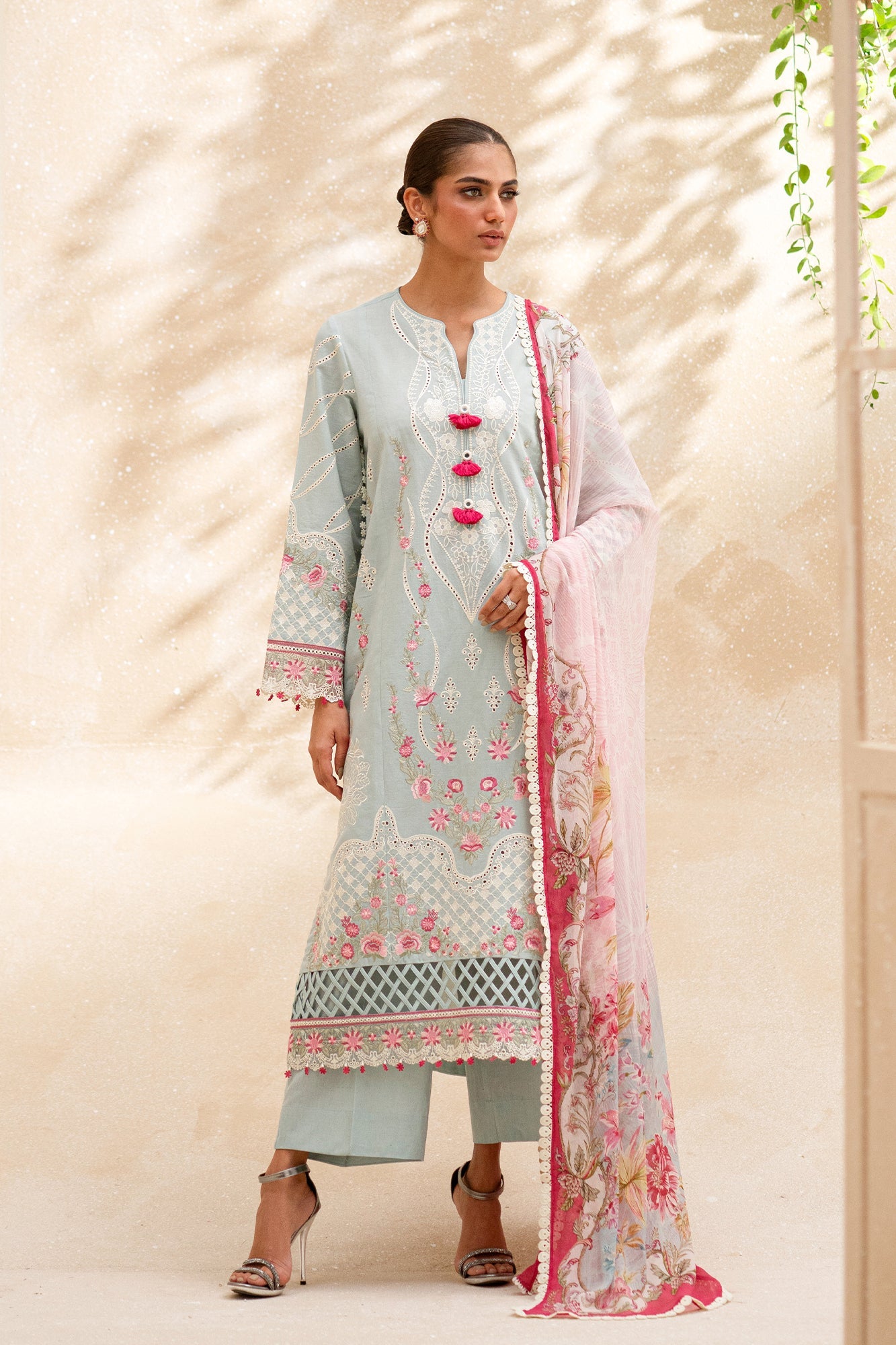 EMBROIDERED LAWN SUIT (E0552/203/721)