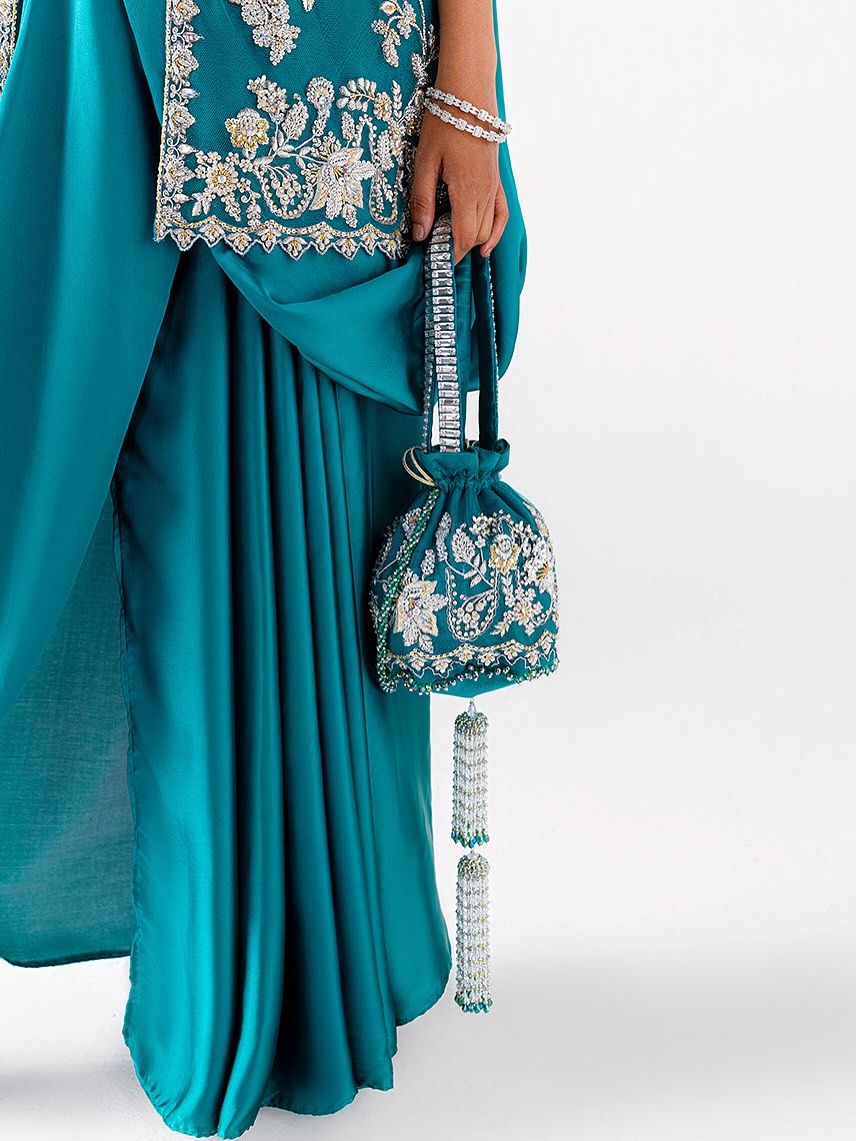 Sara Rohale Asghar – Zumrud Ayin Style