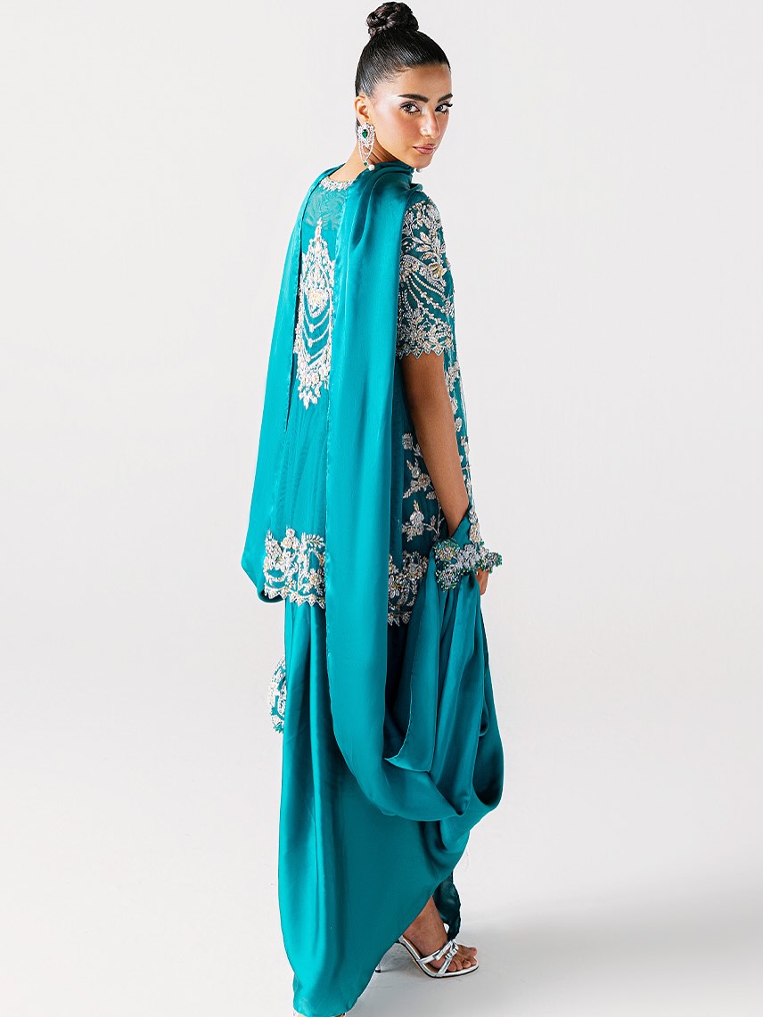 Sara Rohale Asghar – Zumrud Ayin Style
