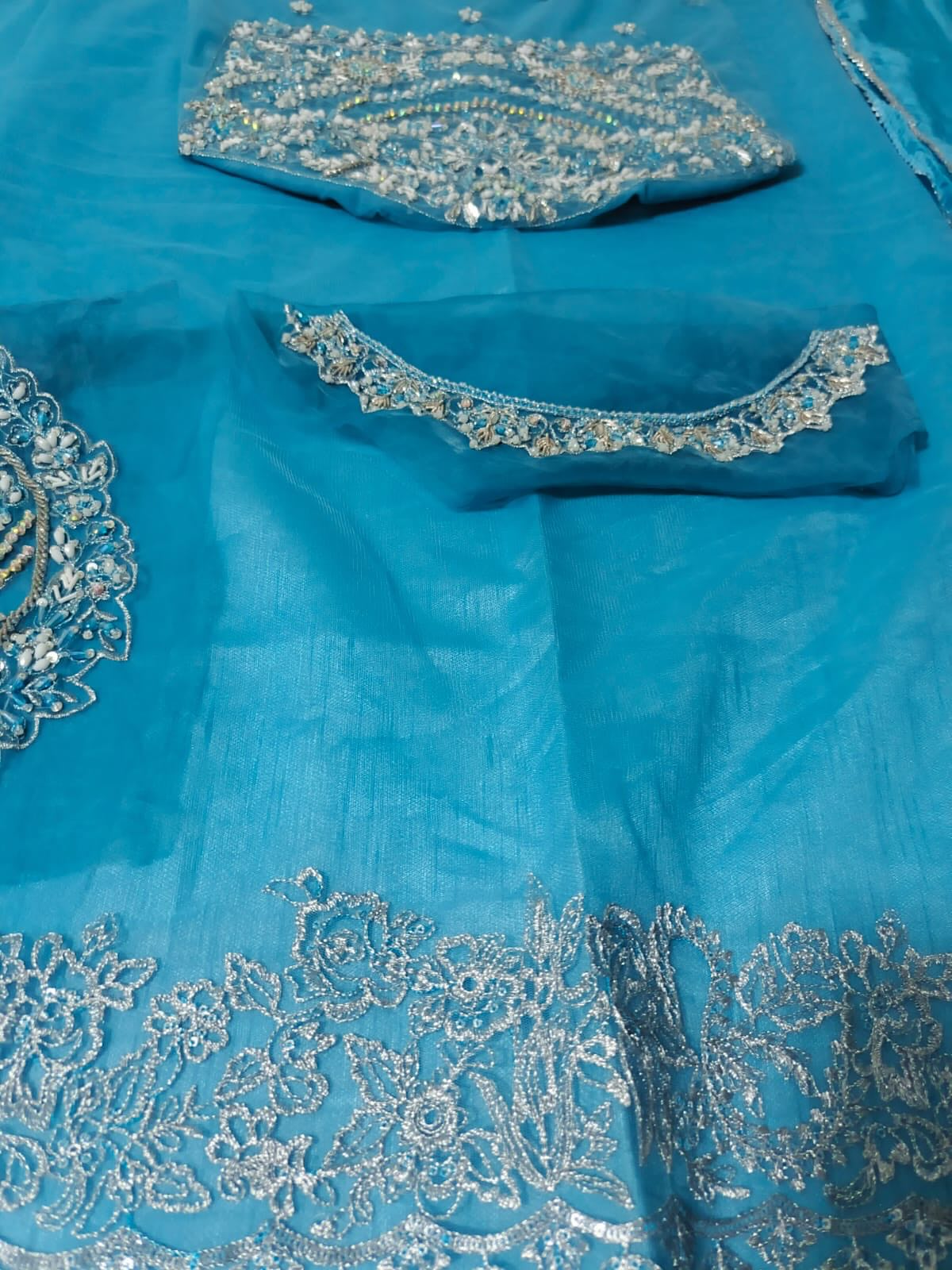 Sara Rohale Asghar – Zumrud Ayin Style
