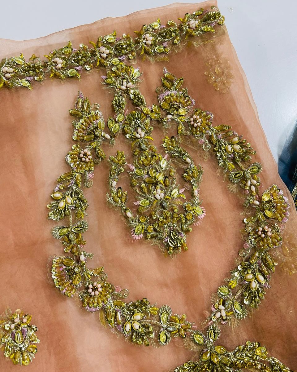 Faiza Saqlain – Mahveen Style