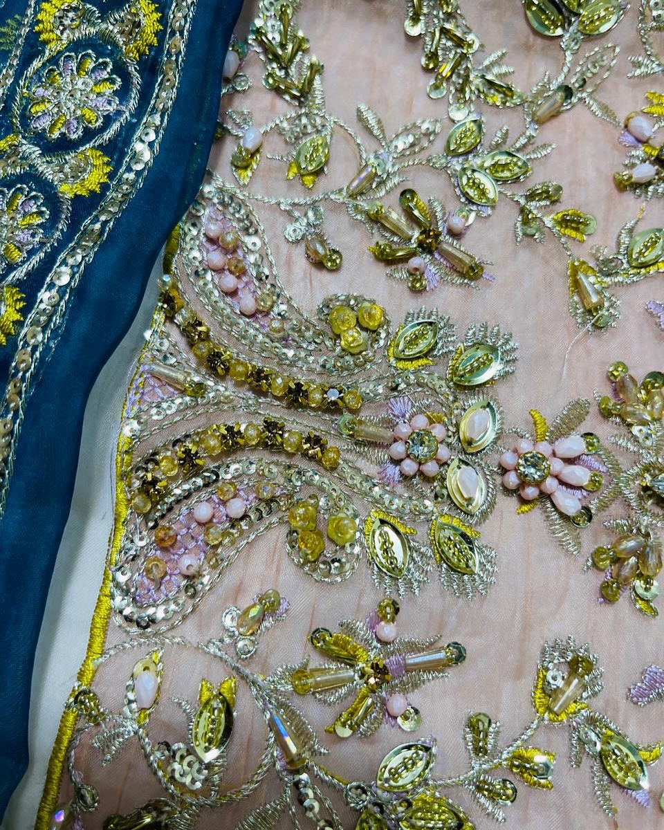 Faiza Saqlain – Mahveen Style