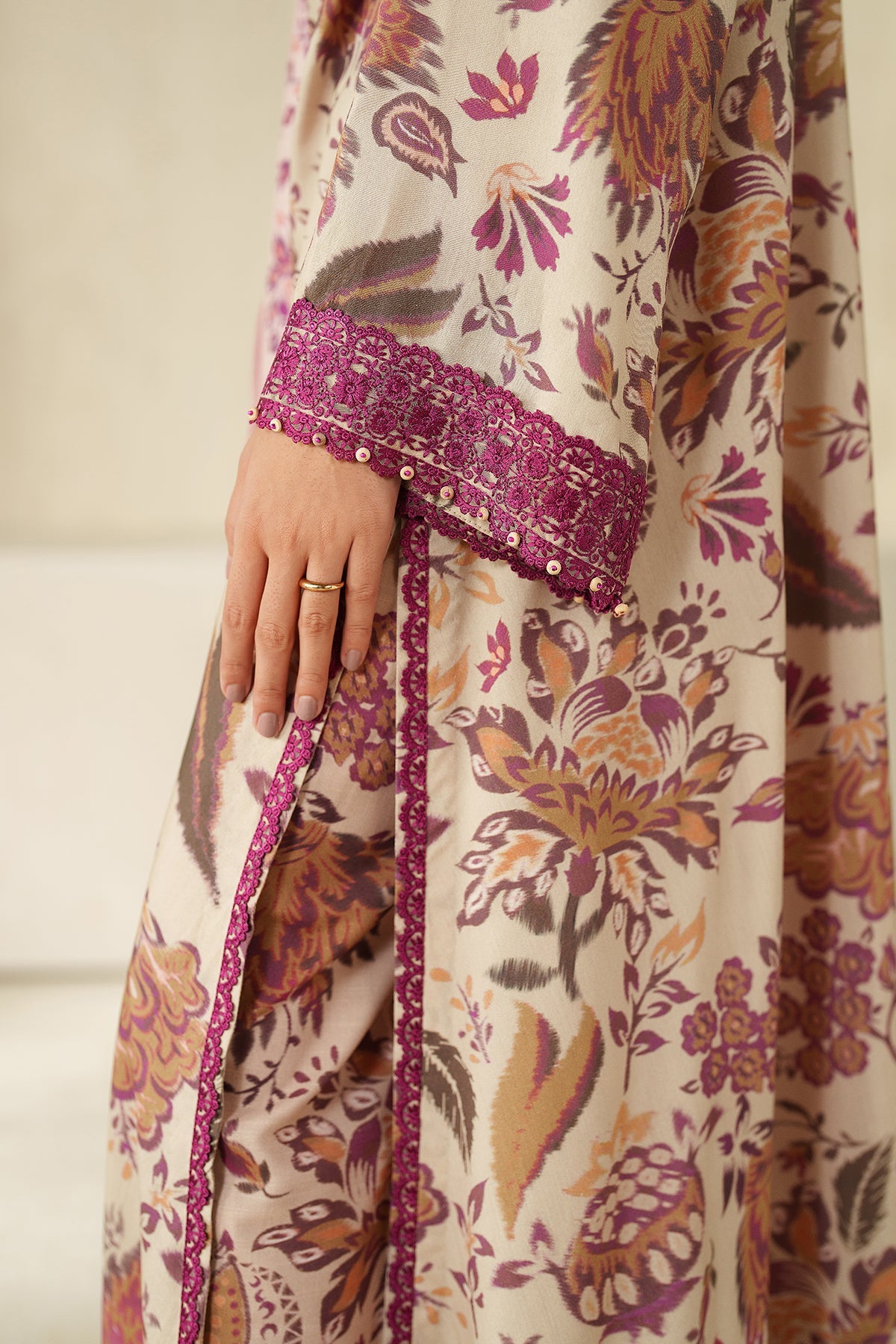 EMBROIDERED KHADDAR UF-4329