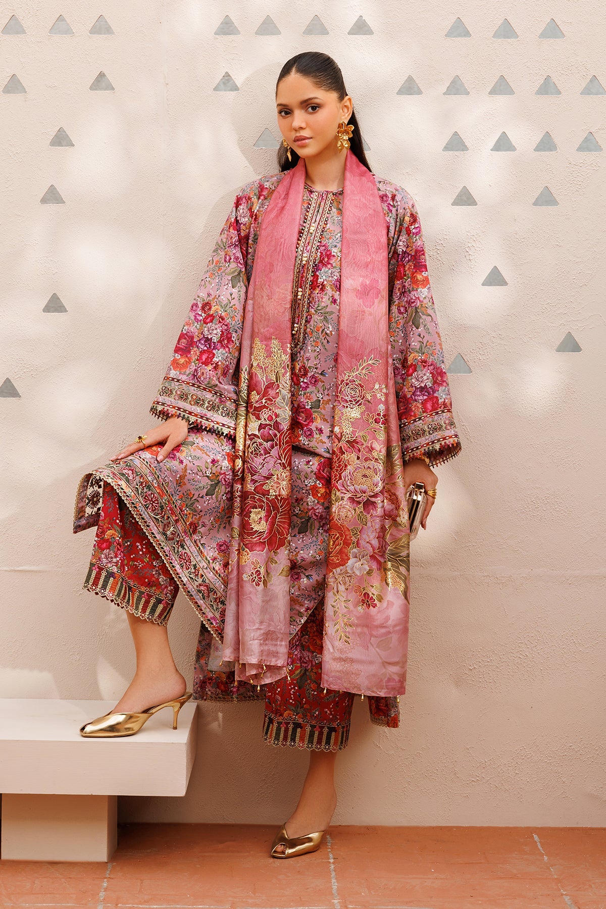 EMBROIDERED LAWN UF-4398