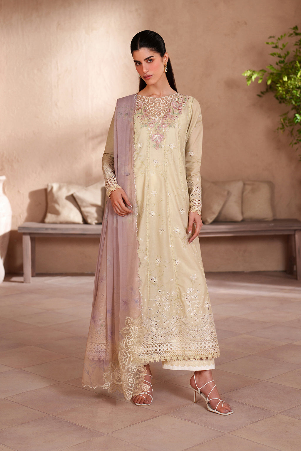 EL-10 Embroidered Lawn
