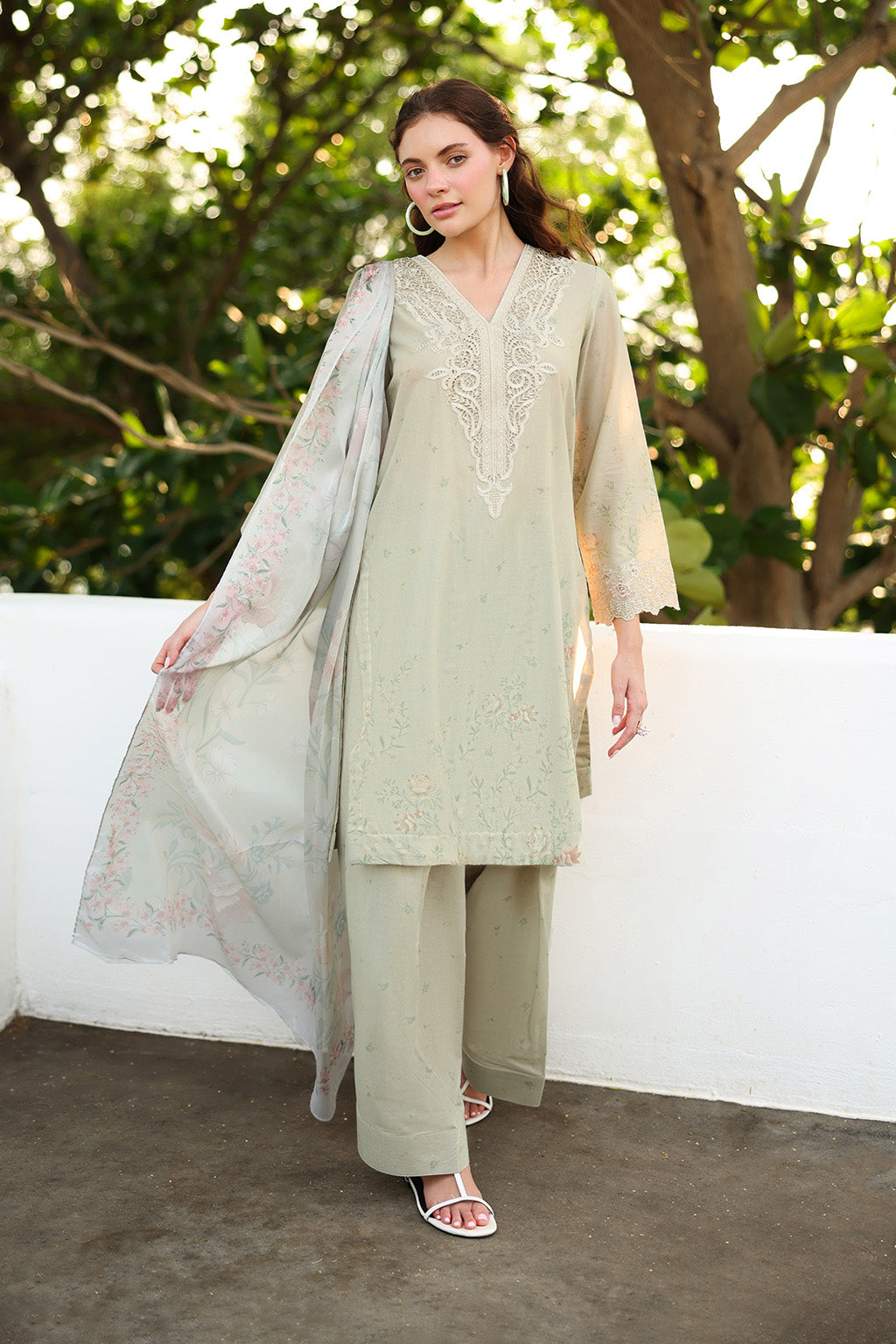 UE-490 Printed Lawn