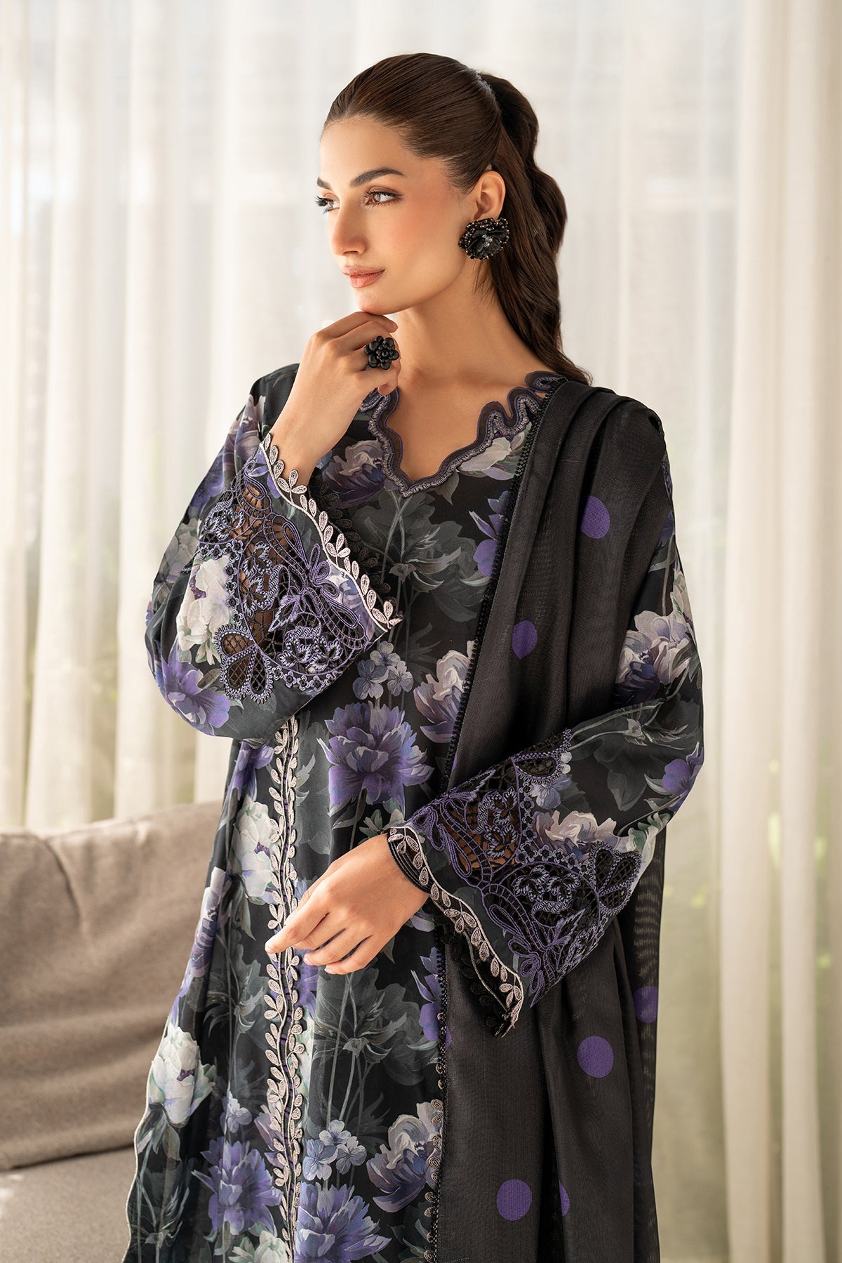 EMBROIDERED PRINTED LAWN UF-4093