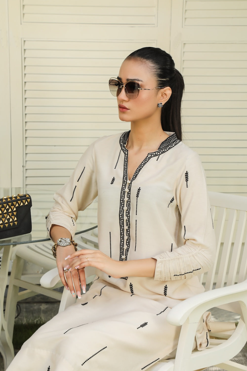 Ivory dotted Lines